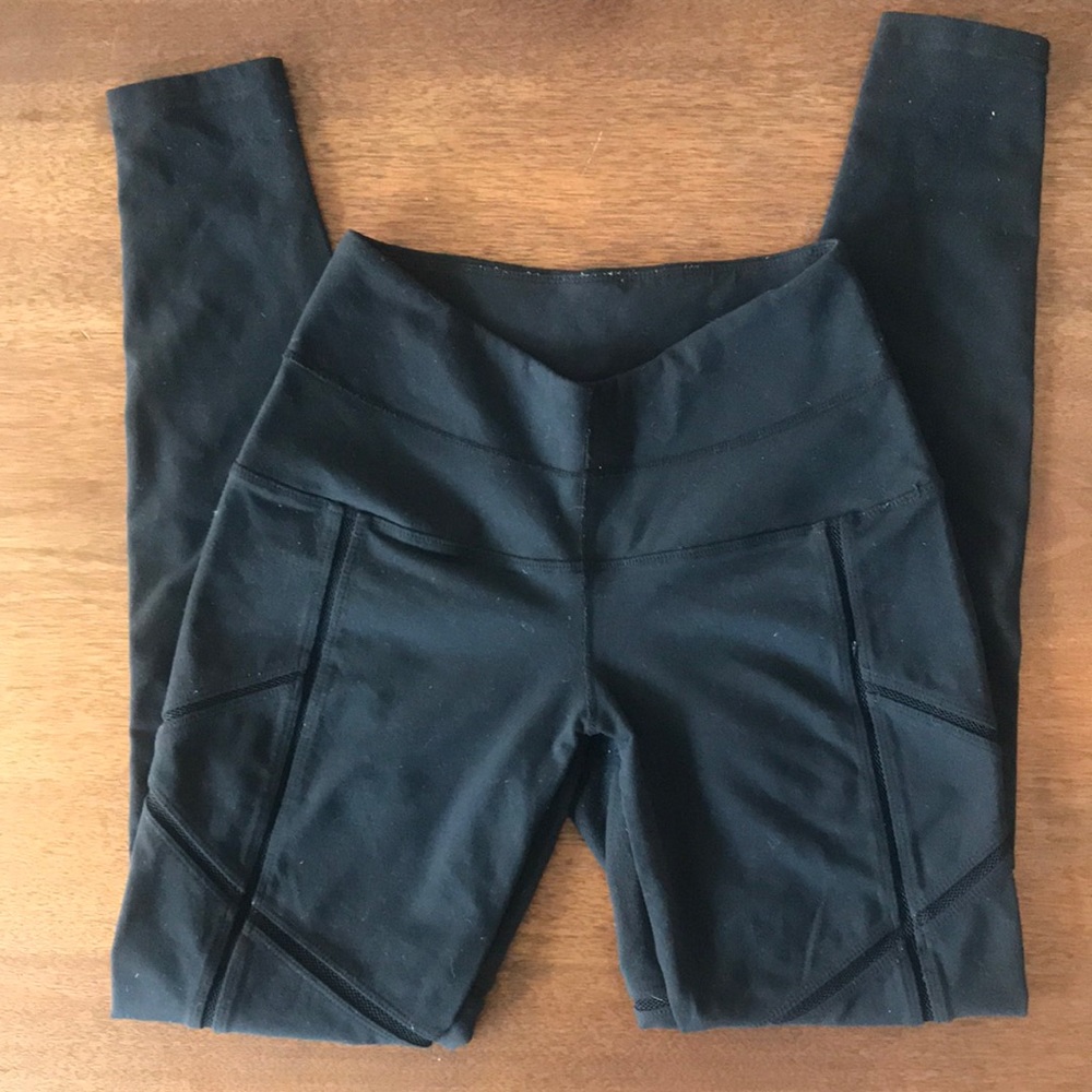 Full length Karma leggings with mesh accents EUC